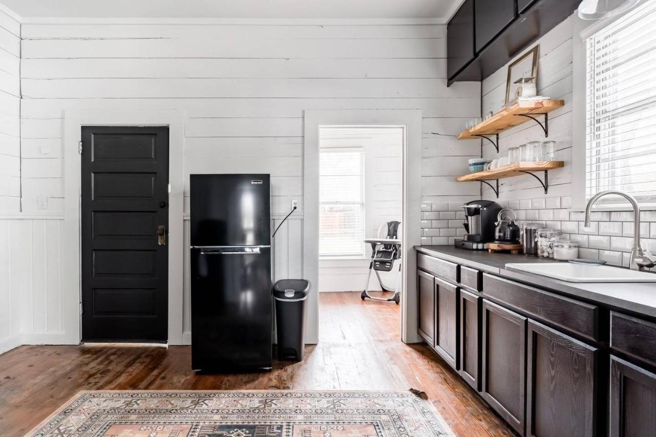 Restored 1930S Uptown Bungalow 2 Min. To Magnolia Waco Esterno foto
