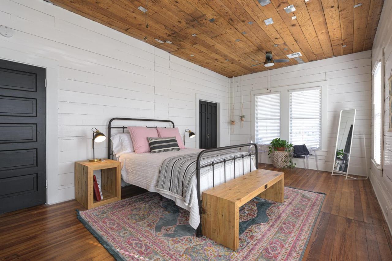 Restored 1930S Uptown Bungalow 2 Min. To Magnolia Waco Esterno foto