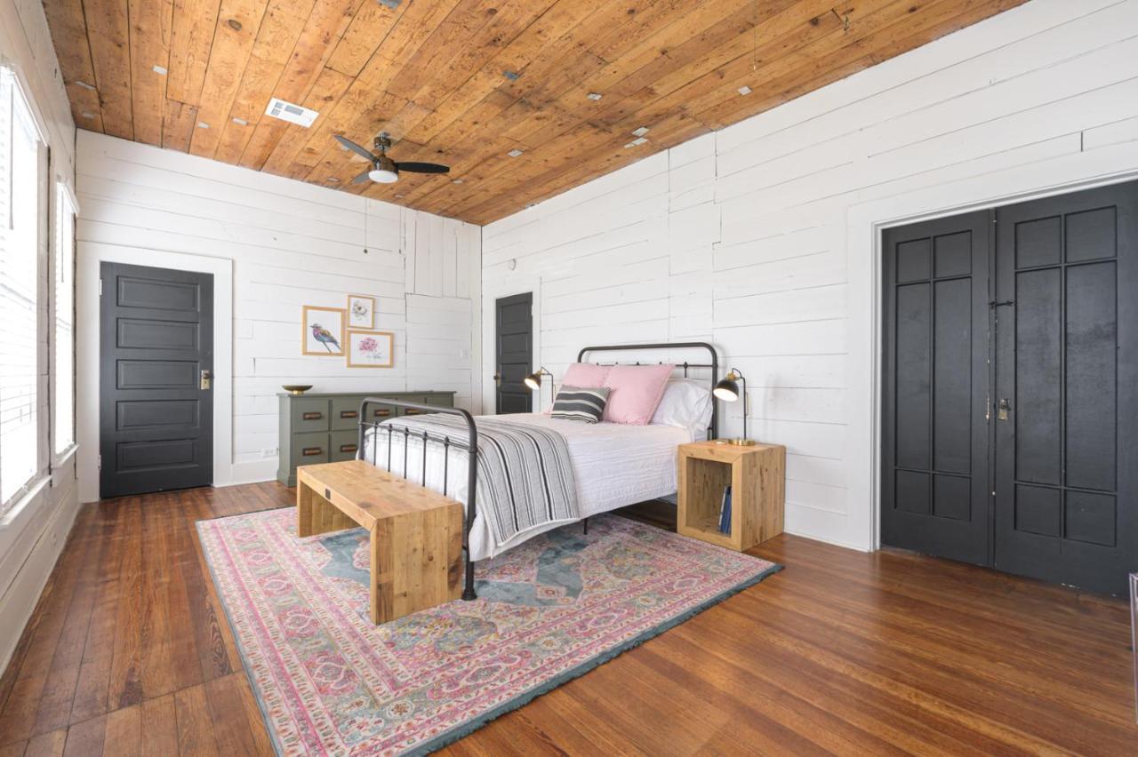 Restored 1930S Uptown Bungalow 2 Min. To Magnolia Waco Esterno foto