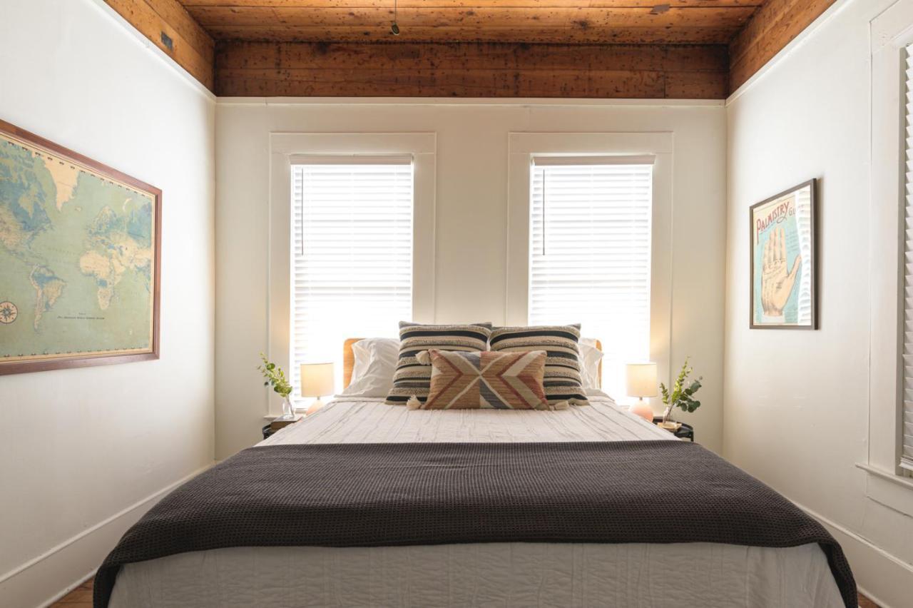 Restored 1930S Uptown Bungalow 2 Min. To Magnolia Waco Esterno foto