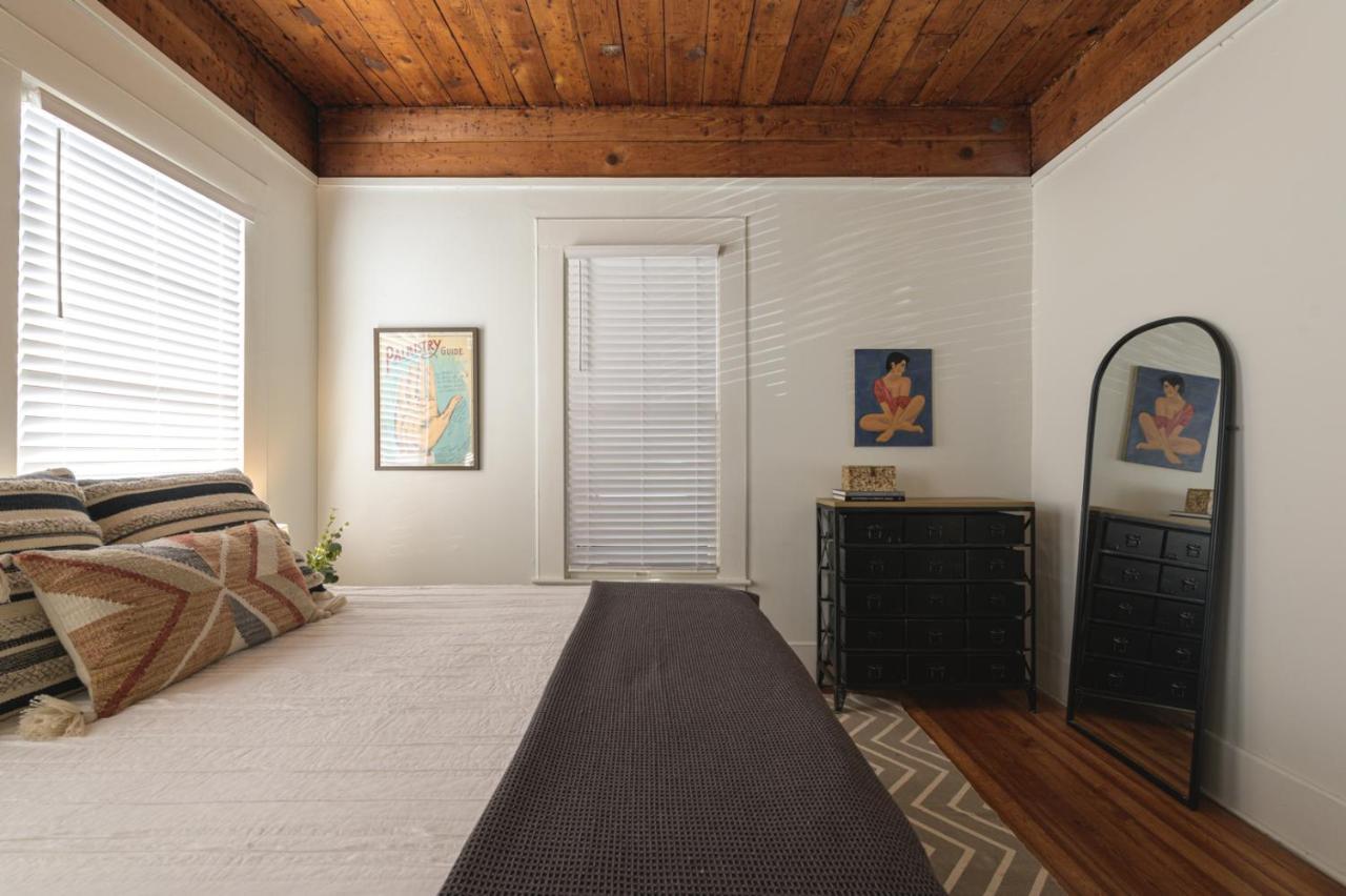 Restored 1930S Uptown Bungalow 2 Min. To Magnolia Waco Esterno foto